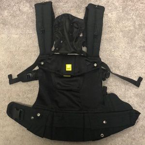 🎉SOLD🎉 Lillebaby Complete Airflow Carrier